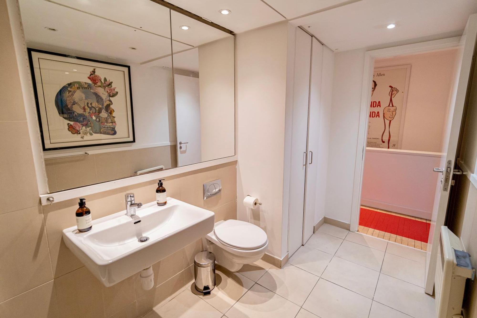 Spacious West End Duplex Apartment, W1 Central 런던 외부 사진