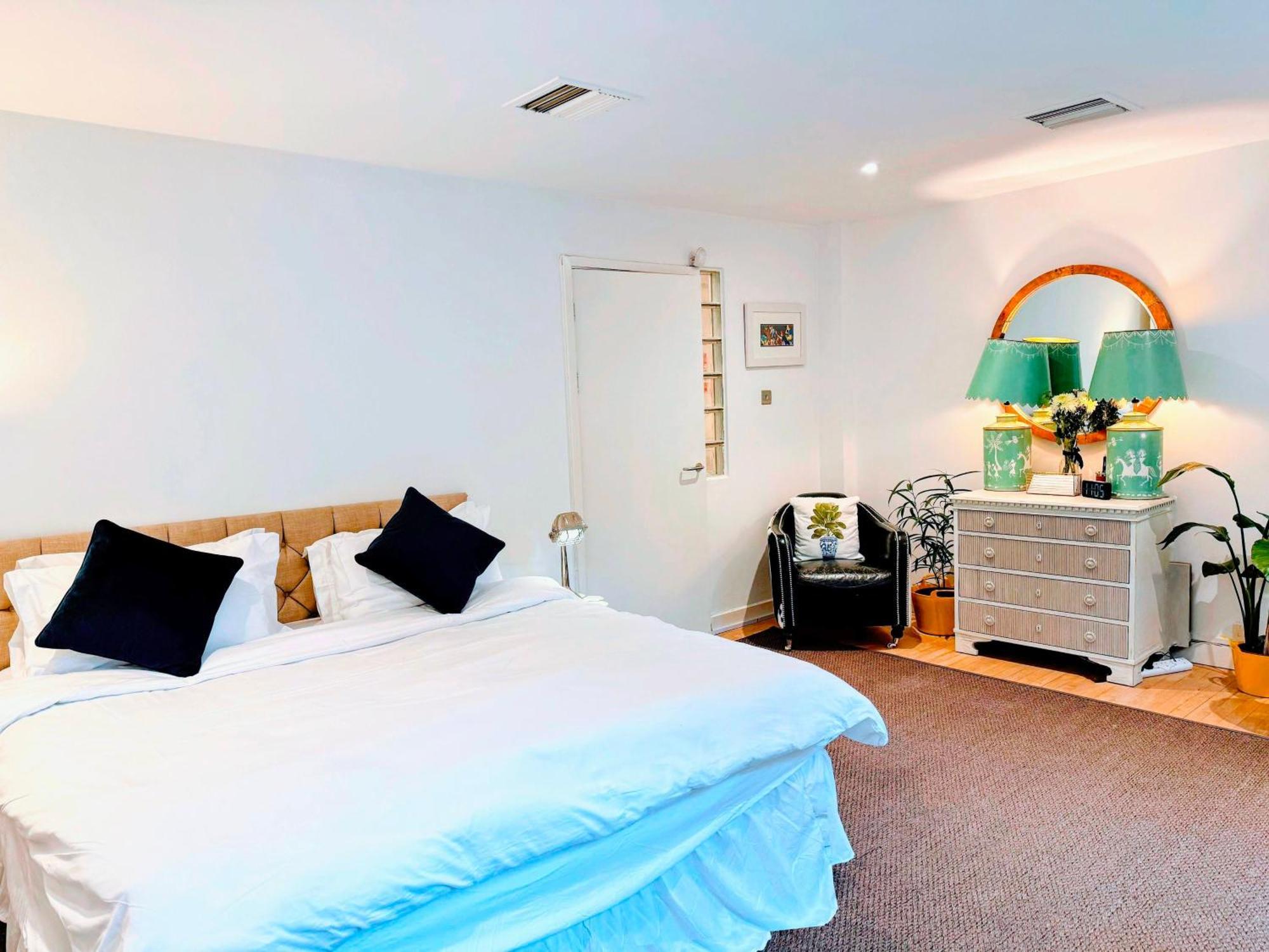 Spacious West End Duplex Apartment, W1 Central 런던 외부 사진